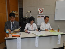 講師３人。左から大元講師、藤井講師、平野講師